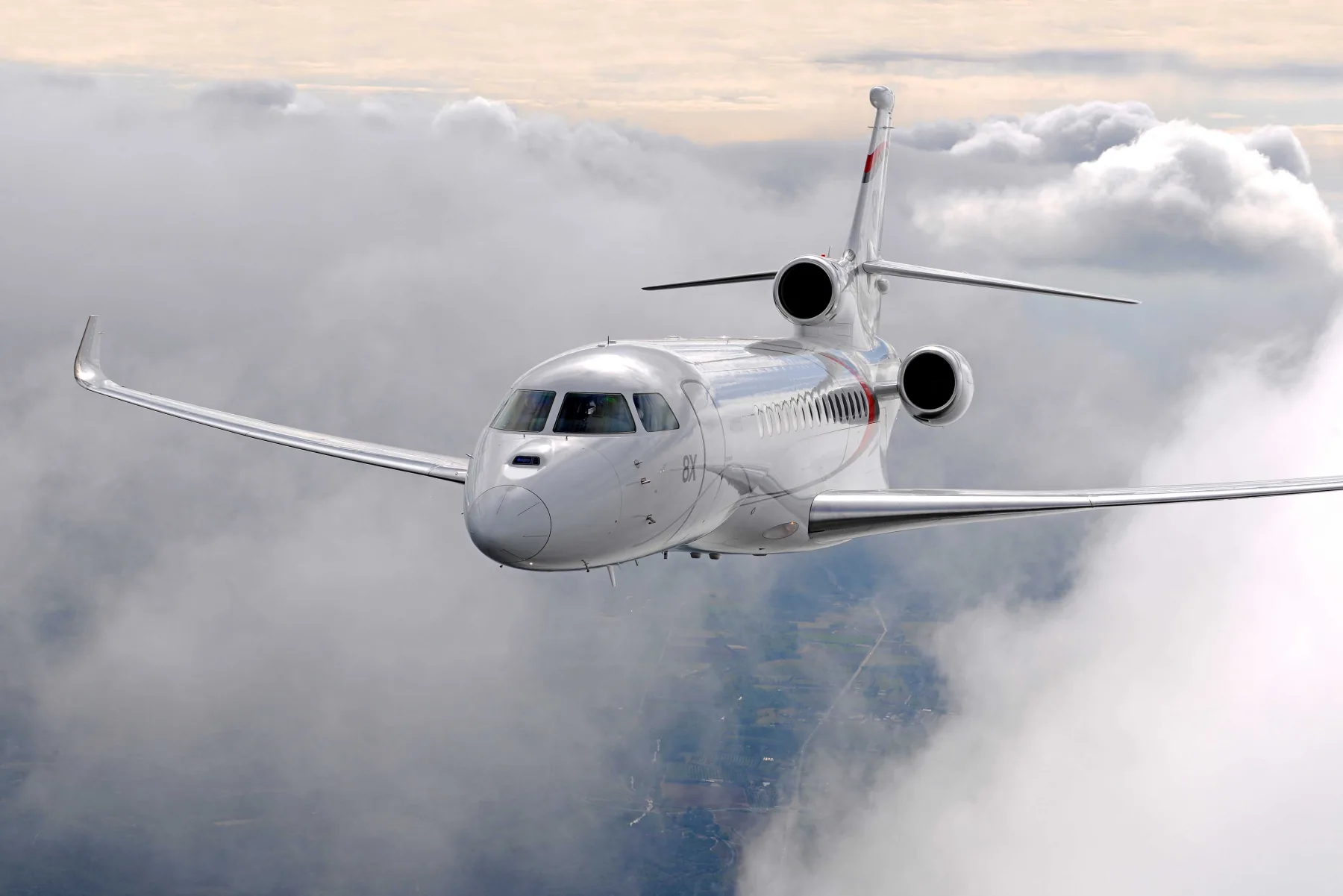 Dassault Falcon 8X in flight
